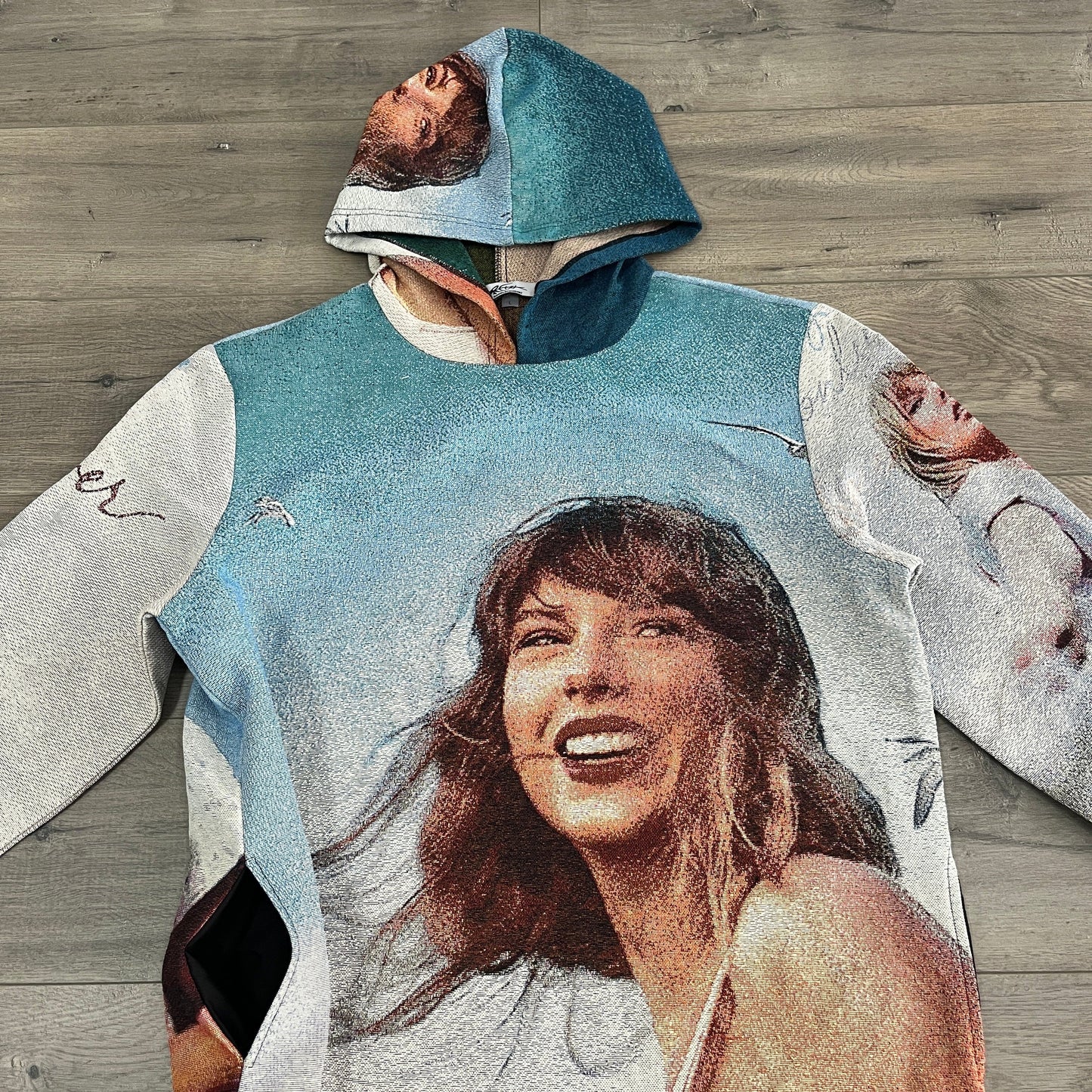 SWIFT TAPESTRY HOODIE - RDMCLOTHINGART